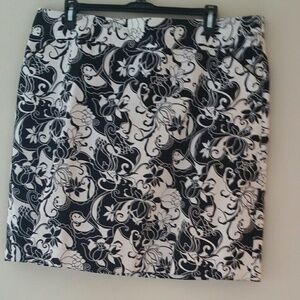 Geoffrey Beene Sport black and white skirt with pockets